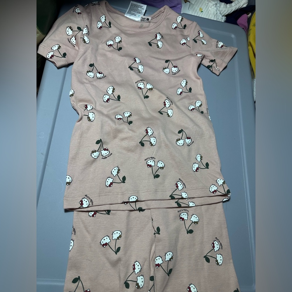 SNUG FIT PRINTED PAJAMAS